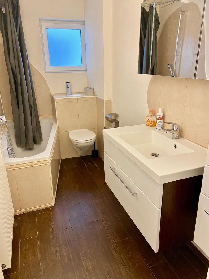 شقة Zentrales Wg-Zimmer 1 Ravensburg, Balkon, Kamin المظهر الخارجي الصورة
